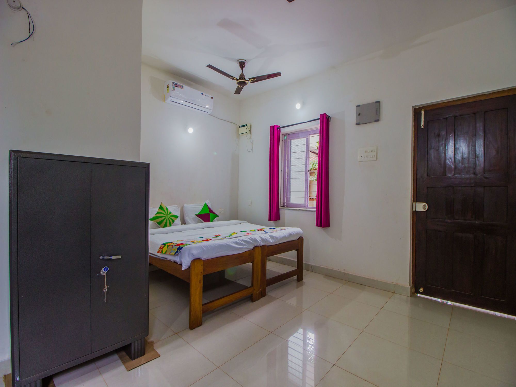 Oyo 13098 Home Studio Siolim Buitenkant foto